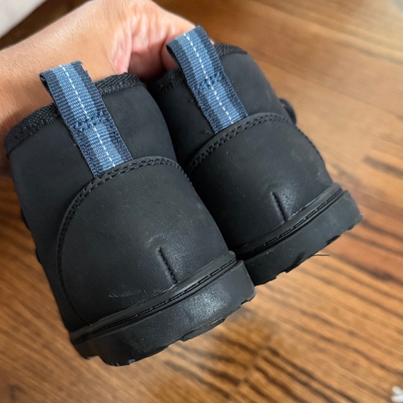 Cat & Jack Black Toddler Shoes with Velcro Strap Fleece Lined Size 11 - Picture 3 of 6